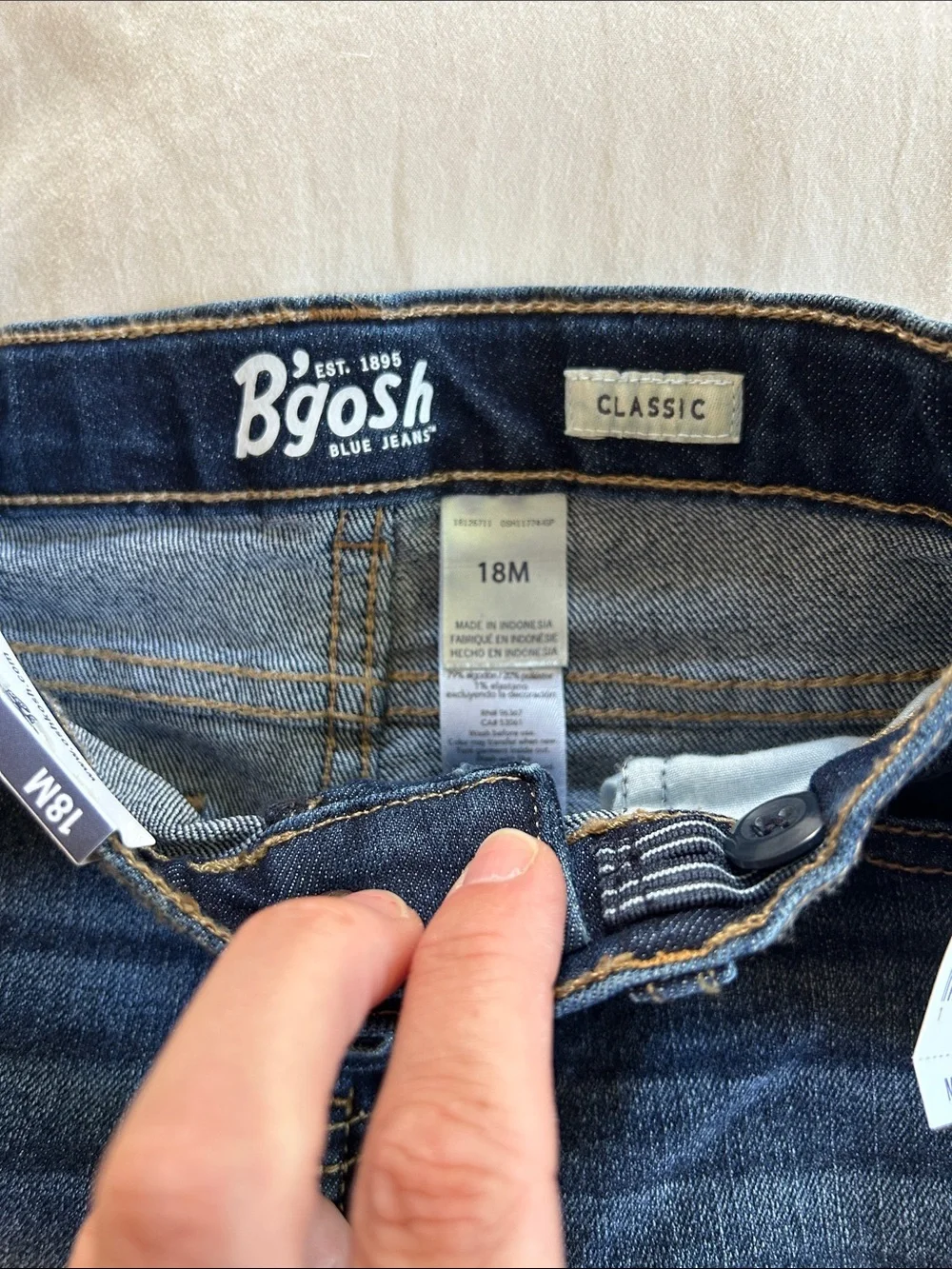 NWT Oshkosh 18M boy jeans. Classic.